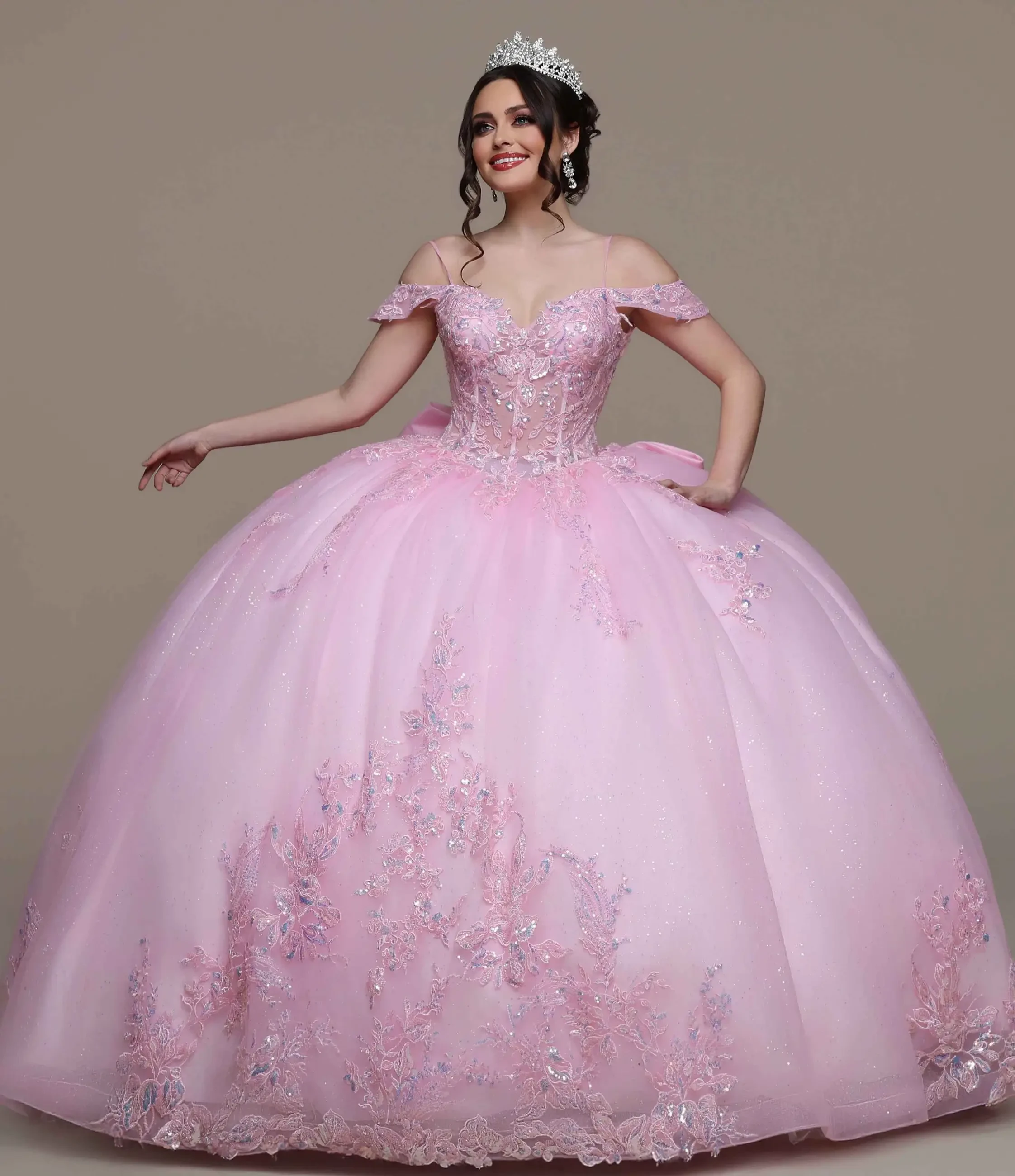 Q by Davinci Quinceanera dresses